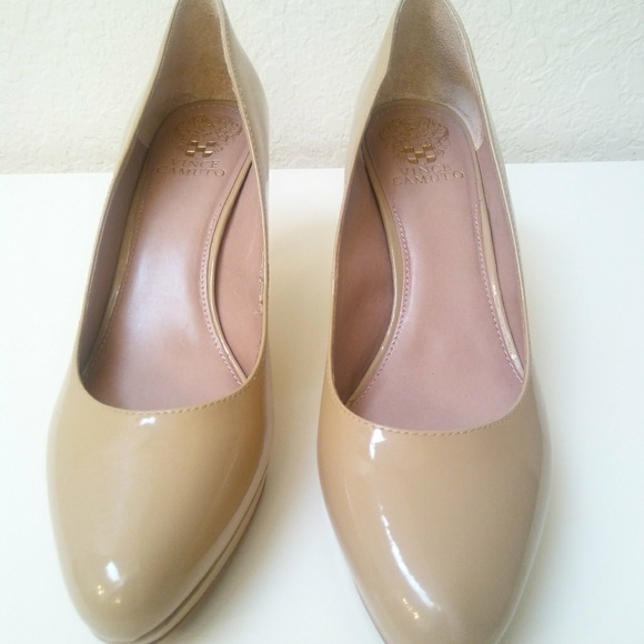 Vince Camuto Round Toe Slip On Platform Pumps - Picture 3 of 8